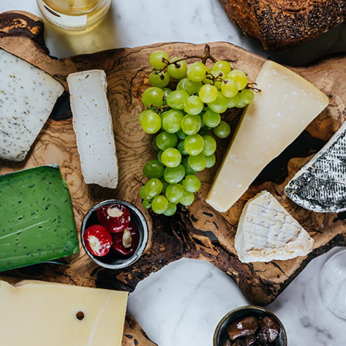 תמונת אווירה של פלטת גבינות