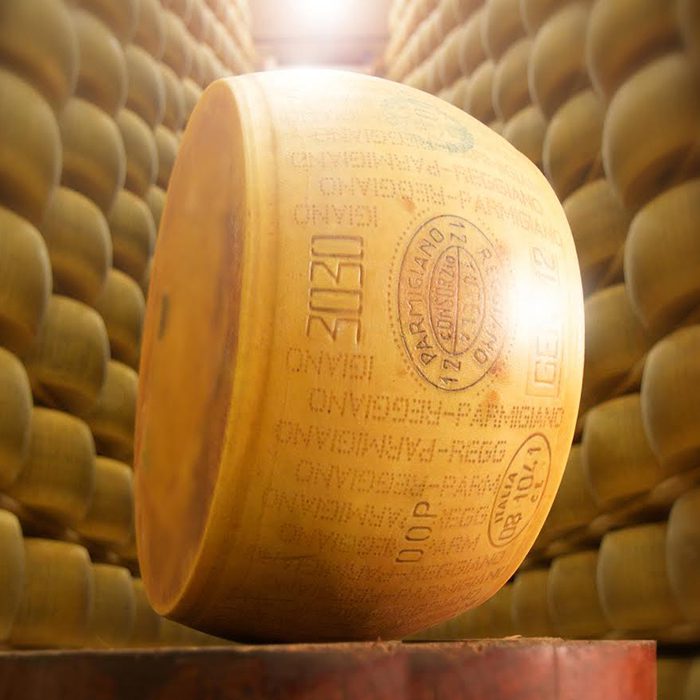 תמונת אווירה גבינת פרמג'אנו רגיאנו