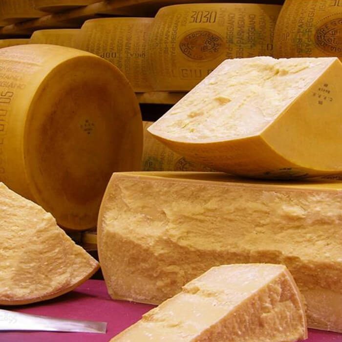 תמונת אווירה גבינת פרמג'אנו רגיאנו