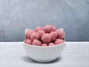 אגוזי לוז בציפוי שוקולד תות